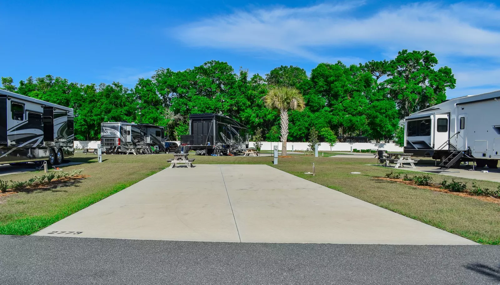 Deluxe Site CR 143