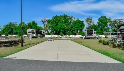 Deluxe Site CR 153