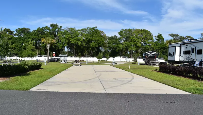 Deluxe Site CR 261